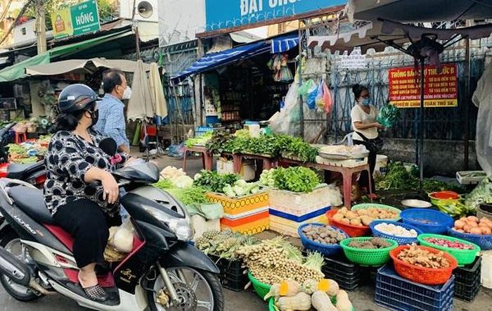 Giá điện tăng, lạm phát tăng: Tránh tình trạng 'té nước theo mưa'
